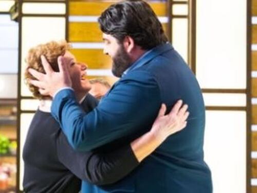 Celebrity Masterchef, eliminata Mara Maionchi. In lacrime abbandona lo studio
