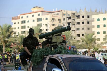 Hamas "diploma" le reclute del campo estivo 13
