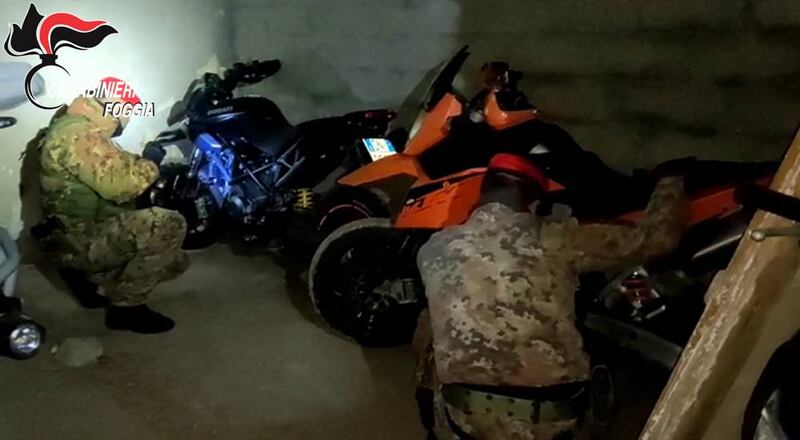 Cerignola, le moto rubate nel casolare abbandonato 3