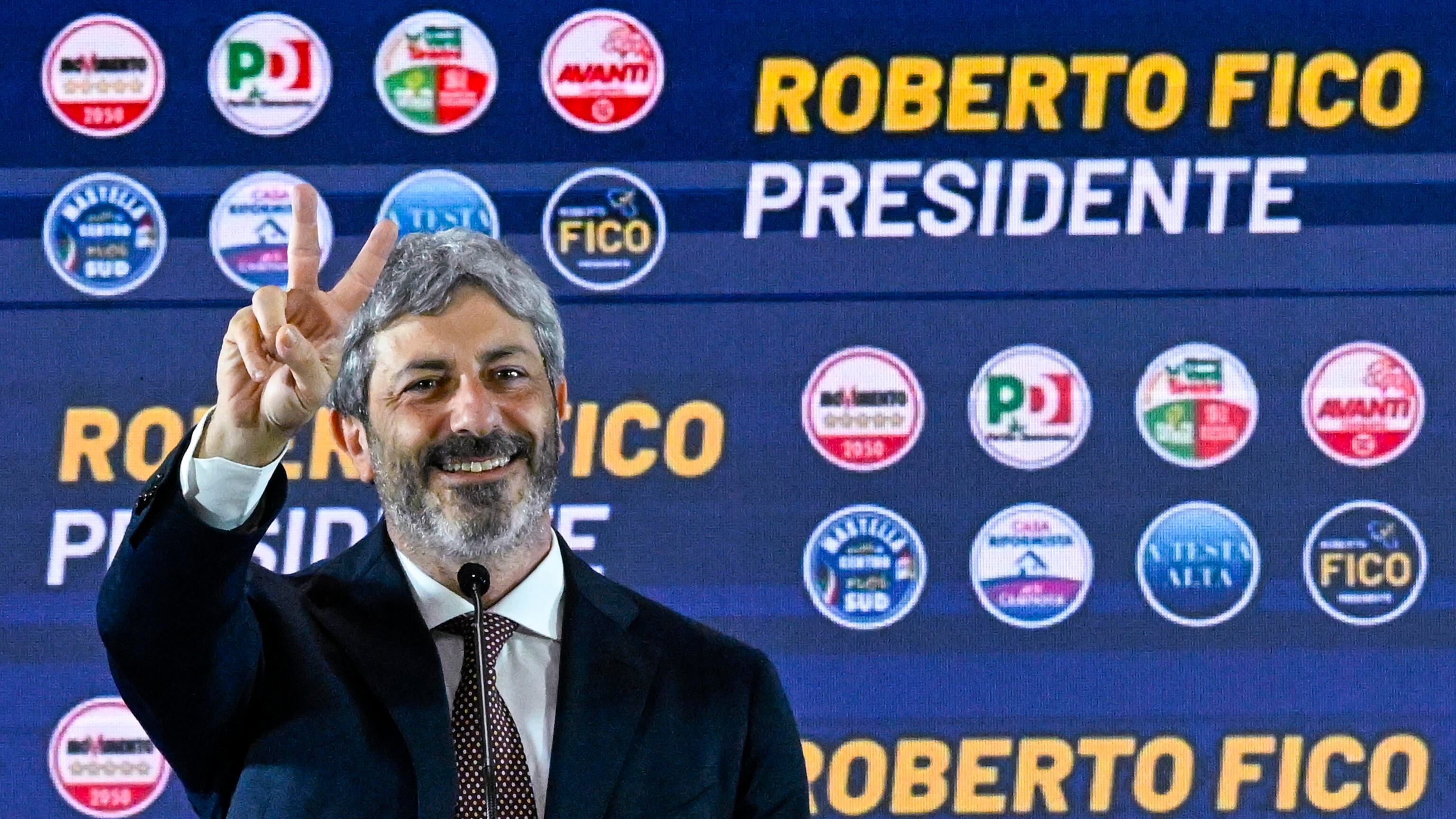 Il governatore M5s ricicla il Prodi bis: Mastella, Nicolais e Pecoraro Scanio