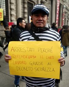 Gli striscioni degli antagonisti 1