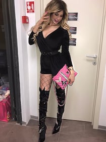 Paola Caruso, scollatura hot su Instagram 7