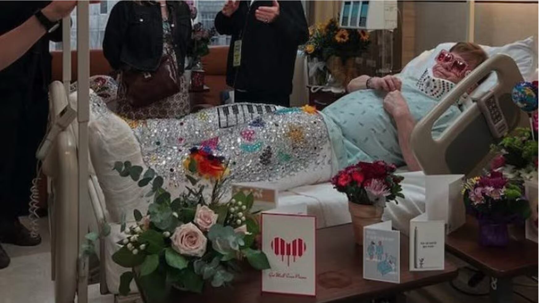 Elton John in ospedale: cosa c'è dietro la foto virale che ha fatto tremare i fan