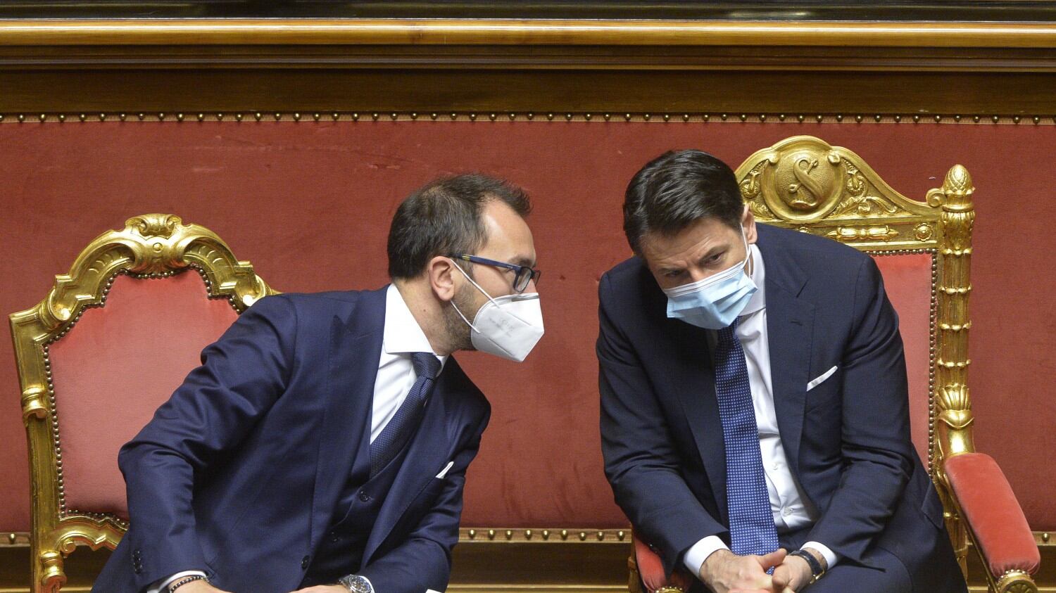 Quegli ex ministri grillini rimasti senza auto e uffici