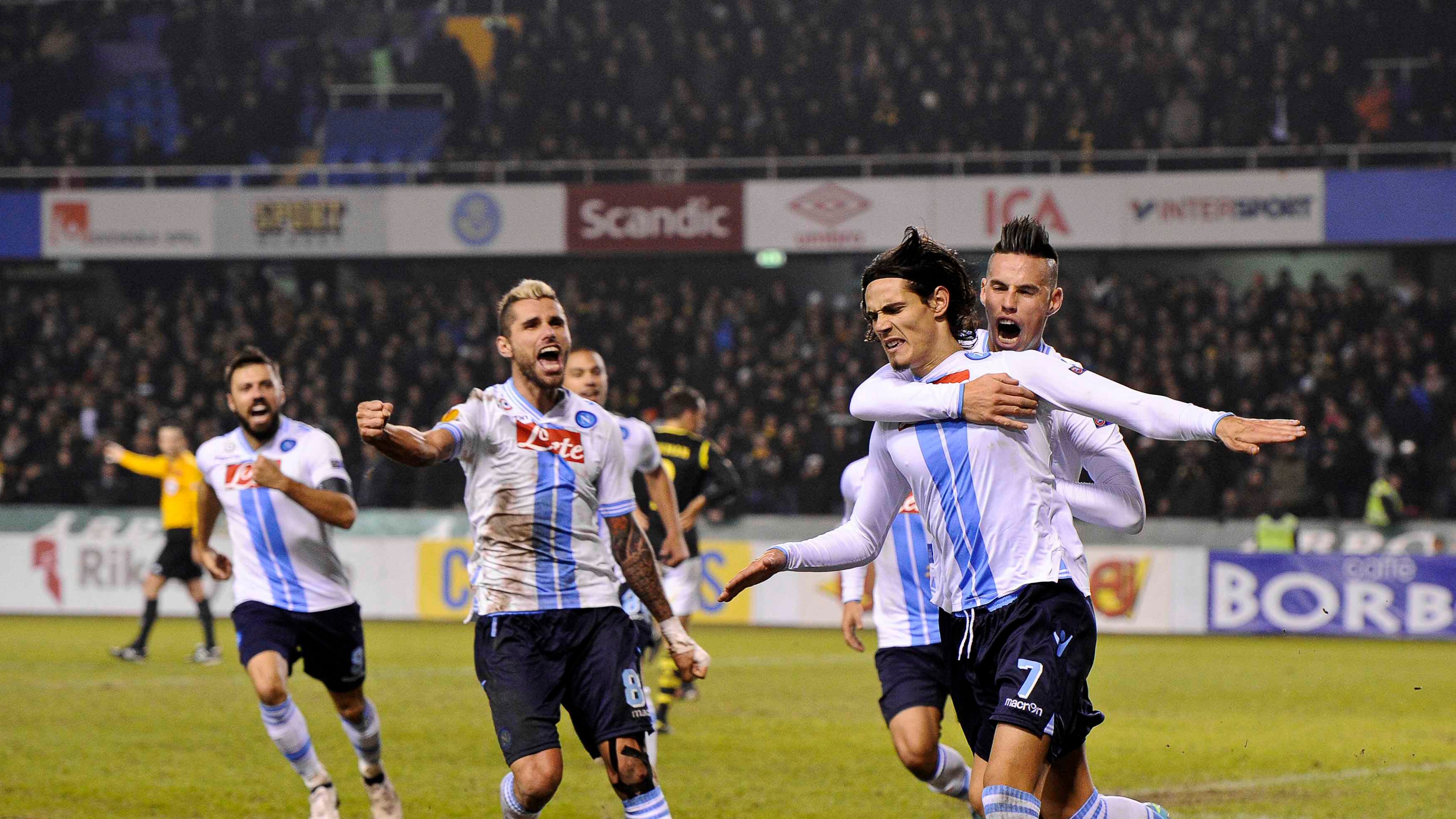 Inter in vacanza, Cavani al 94' qualifica il Napoli