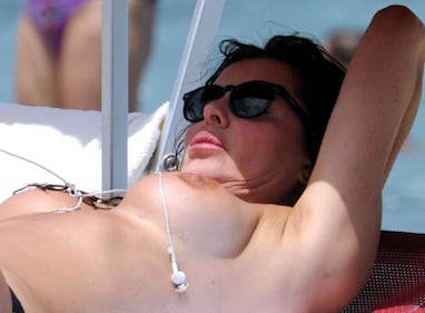 Topless per l'estate 2016, le vip più sexy 13