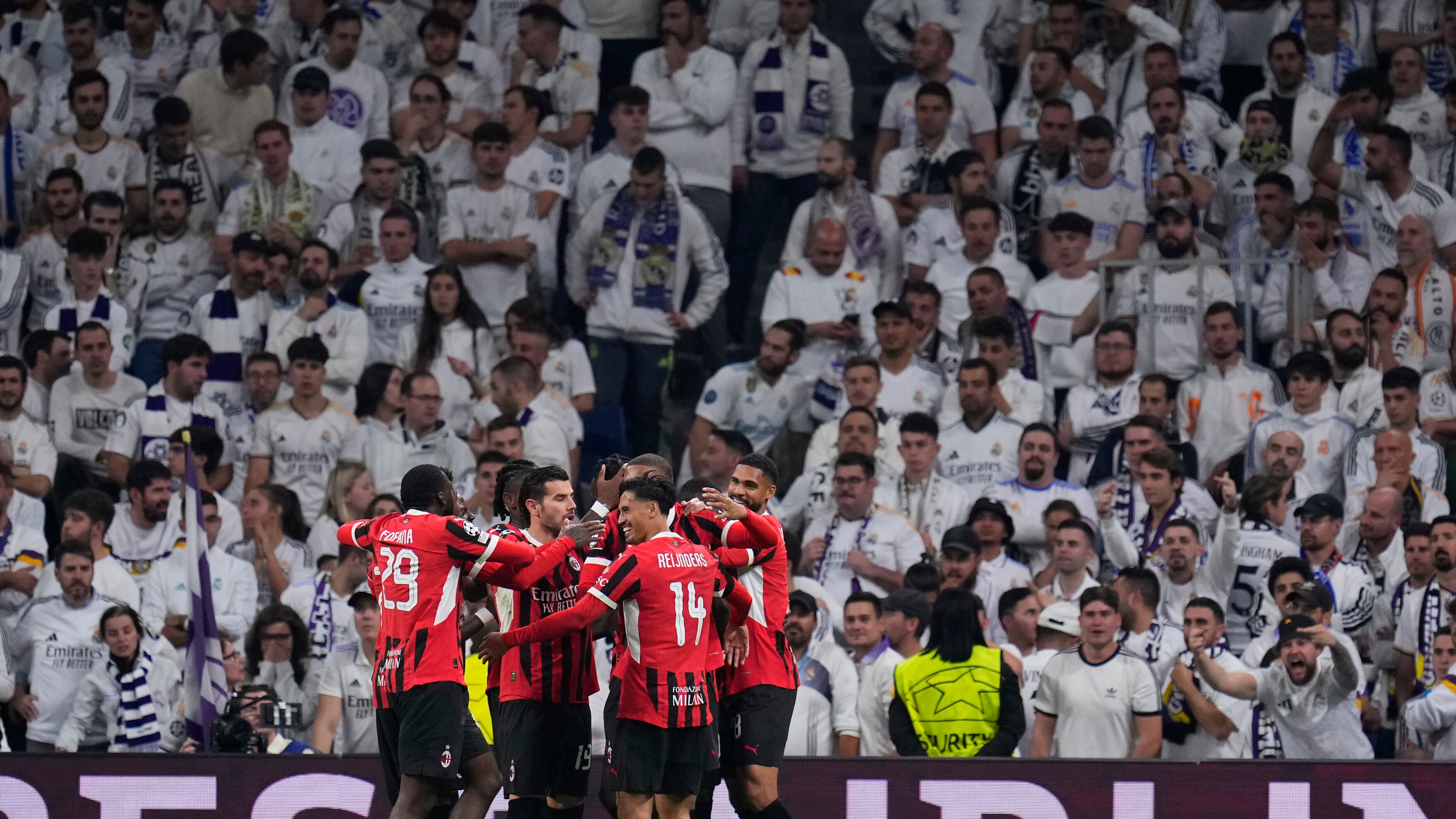 Ovazione per il Milan, per la Juve un pari che soddisfa. Che beffa per il Bologna