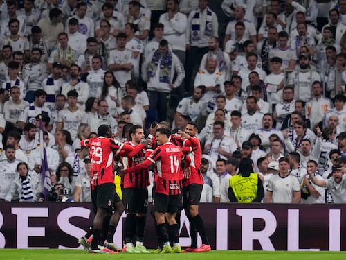 Ovazione per il Milan, per la Juve un pari che soddisfa. Che beffa per il Bologna