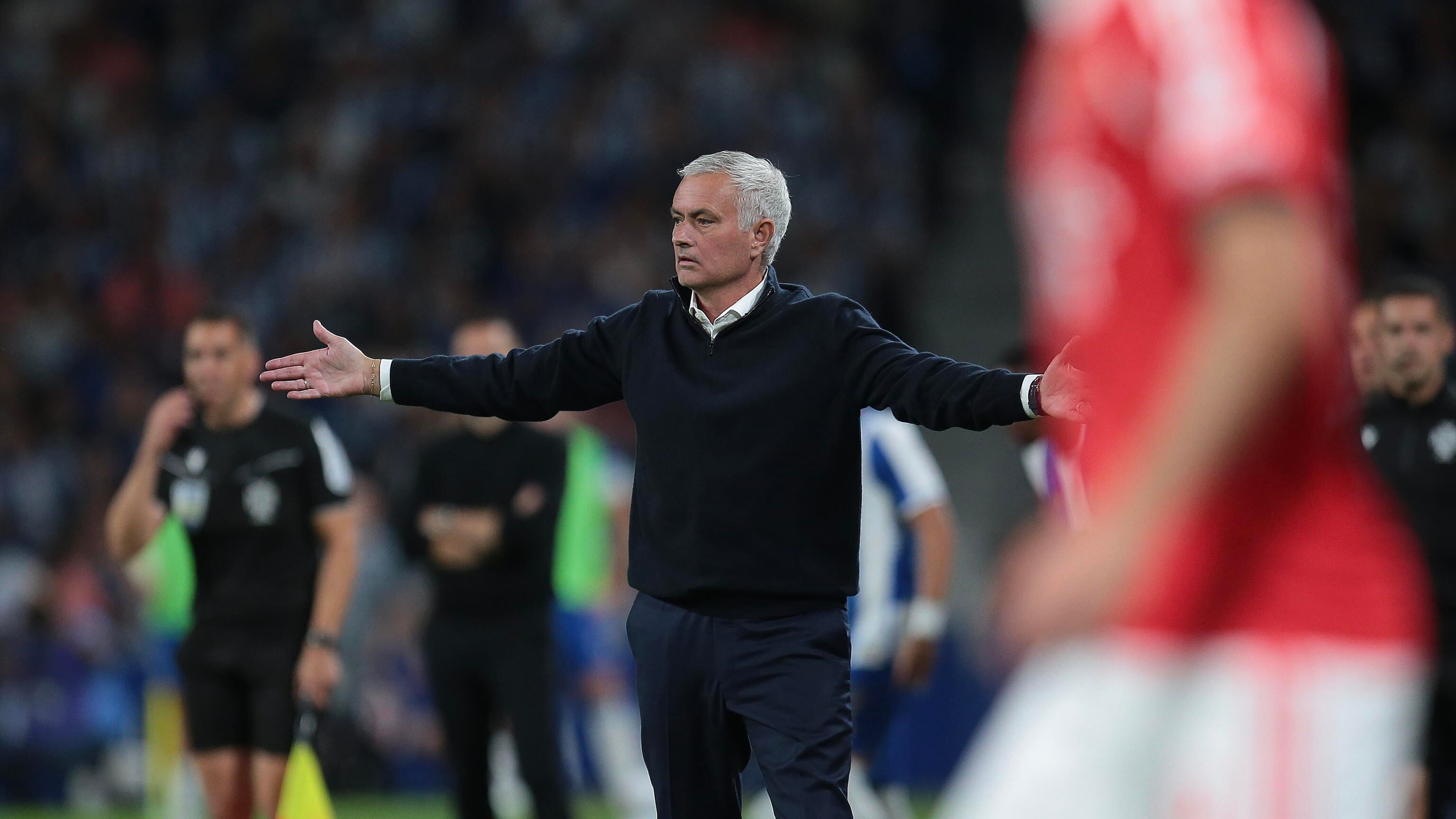 Mourinho al Real, Sarri ovunque. Fuga dai giovani: riecco i vecchi leoni