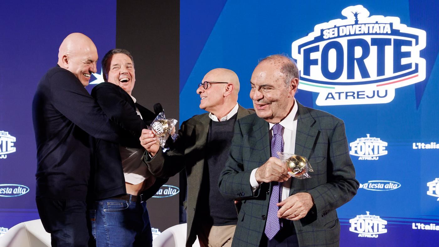 Lo show di Atreju tra liti, abbracci e battute. Renzi fa il mattatore, Valditara tira dritto