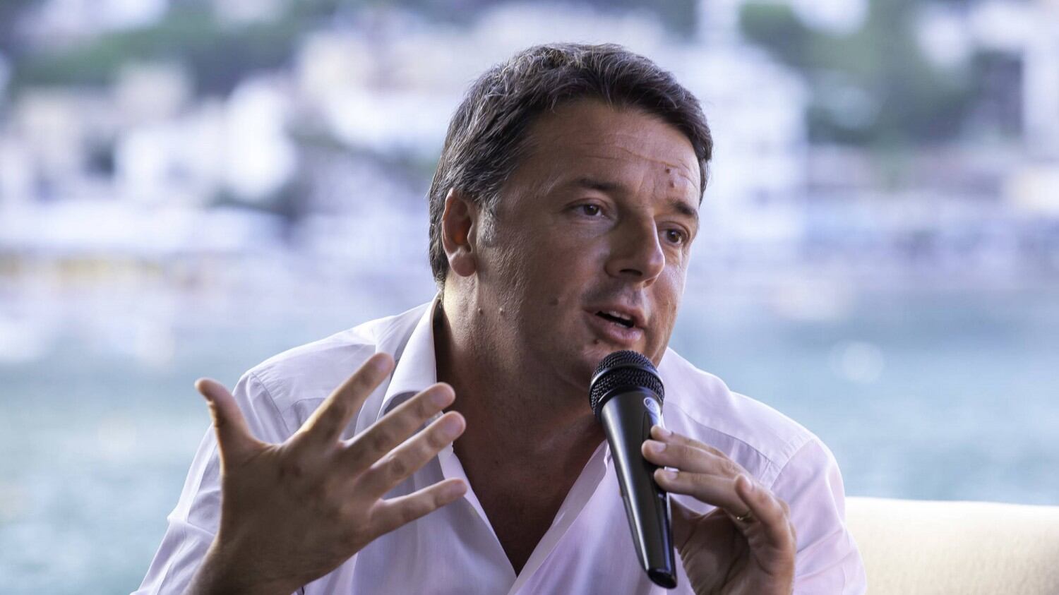 Renzi spiazza i compagni Pd stordito dal voto al Nord