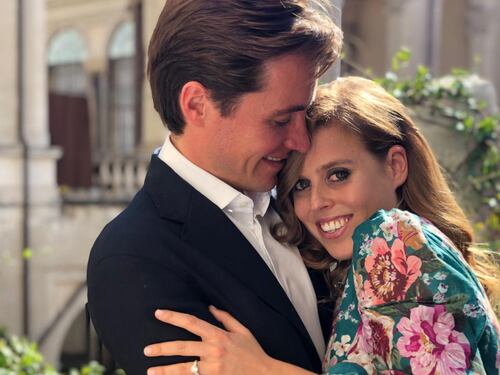Le foto ufficiali del fidanzamento di Beatrice ed Edoardo che somigliano a quelle di Harry e Meghan