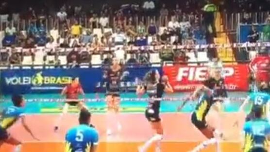 Pallavolo, polemiche sulla trans brasilana Tifanny Abreu: "Sembra un uomo"