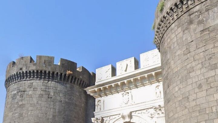 Napoli, lo stupro poi il blitz della folla: così i passanti hanno bloccato lo straniero
