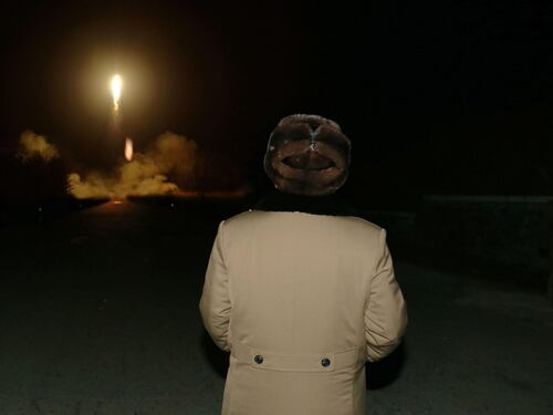 Corea del Nord, testato razzo per missile intercontinentale