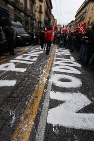 Manifestazione contro il G7 a Napoli 13