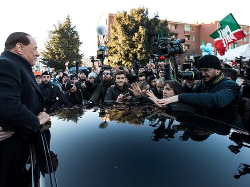 Berlusconi: contro il regime al referendum votiamo "No"