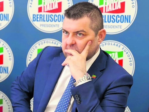 Match sulle primarie. Il rilancio di Salvini. Fi: “Vadano da soli”