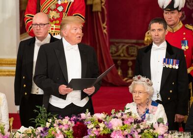 Il Presidente Trump e la Regina Elisabetta durante la cena a Buckingham Palace  5