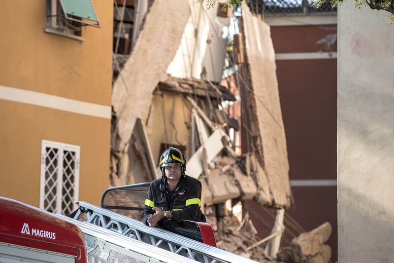 Roma, crolla palazzina a Ponte Milvio 15