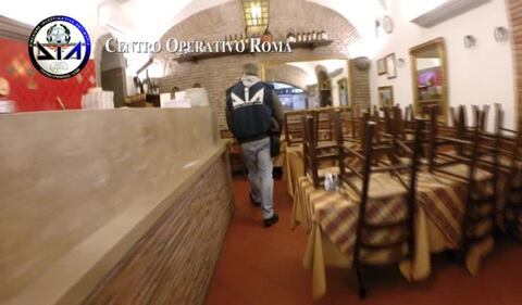 Roma, il blitz della Dia 3