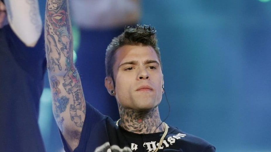 La sinistra va in tilt sul rapper. Da guru dei diritti a "traditore"