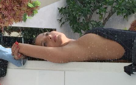 Mariana Rodriguez, yoga sexy al Grande Fratello Vip 16