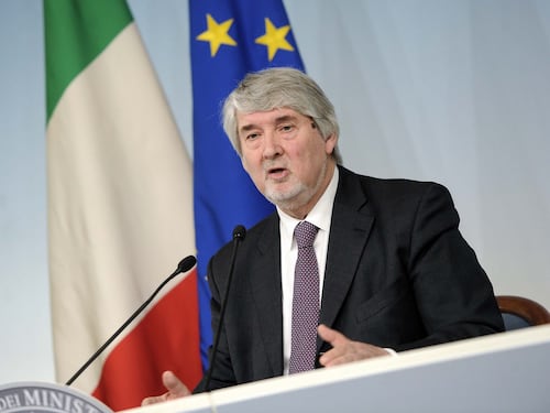 Annuncio sessista nel sito del governo: "Cercasi impiegata di bella presenza"