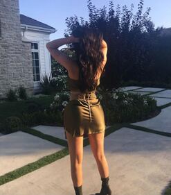 Sorelle Kardashian: lati b per una sfida hot 26