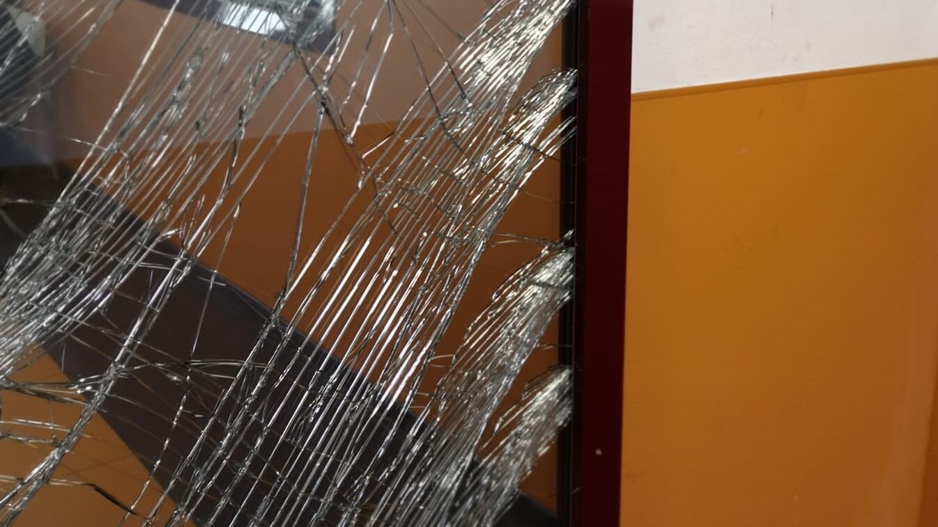 Stanco dell'attesa, il padre di una bimba malata devasta il pronto soccorso