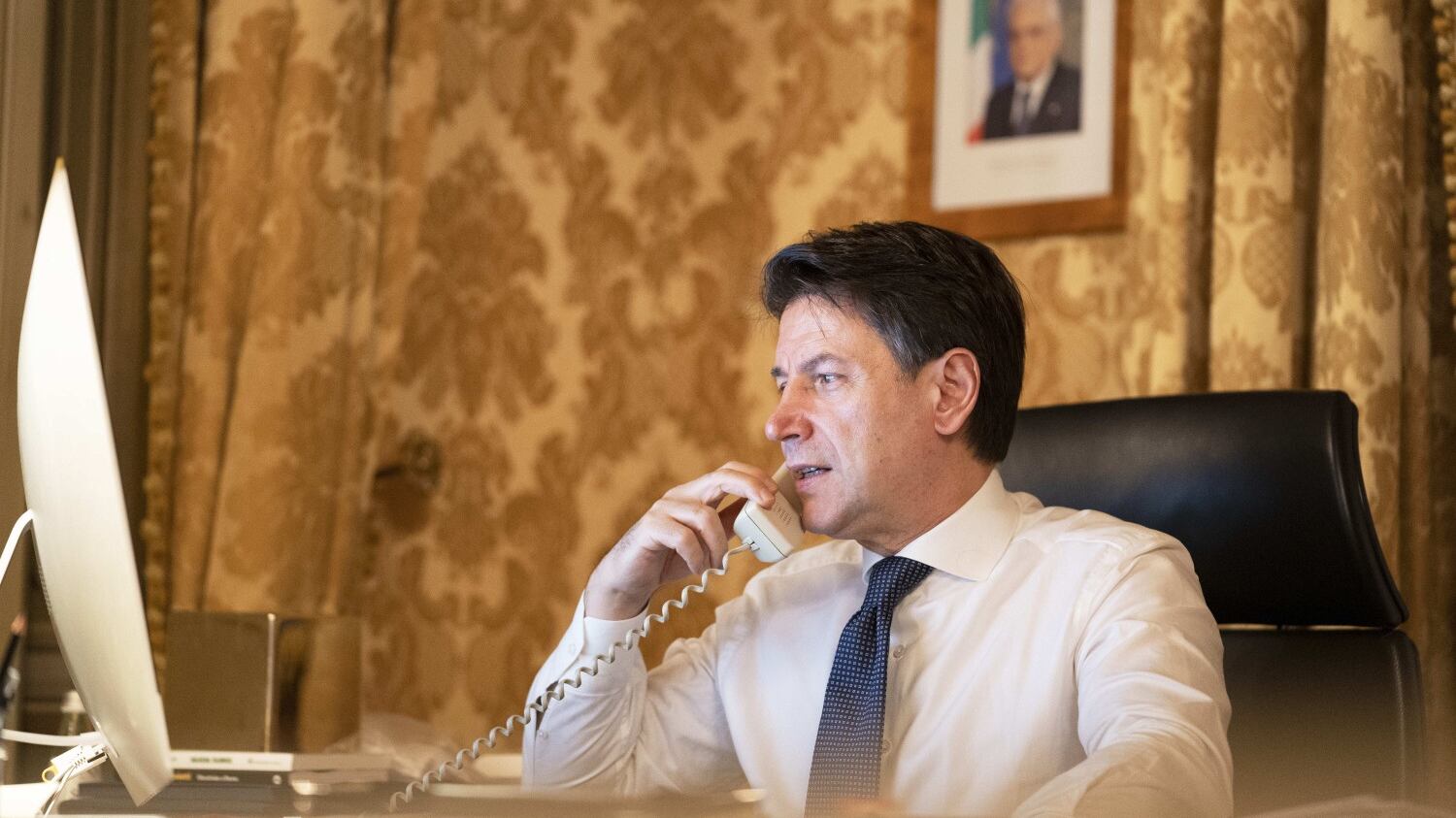 Il governo è alla paralisi totale "L'Italia rischia la credibilità"