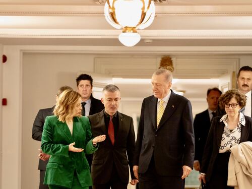 Meloni-Erdogan: intesa sui migranti e timori sul grano. Favorire i rapporti tra Ankara e l'Ue