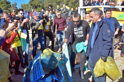 Piero Pelù a Sanremo inaugura il Clean Beach Tour 3