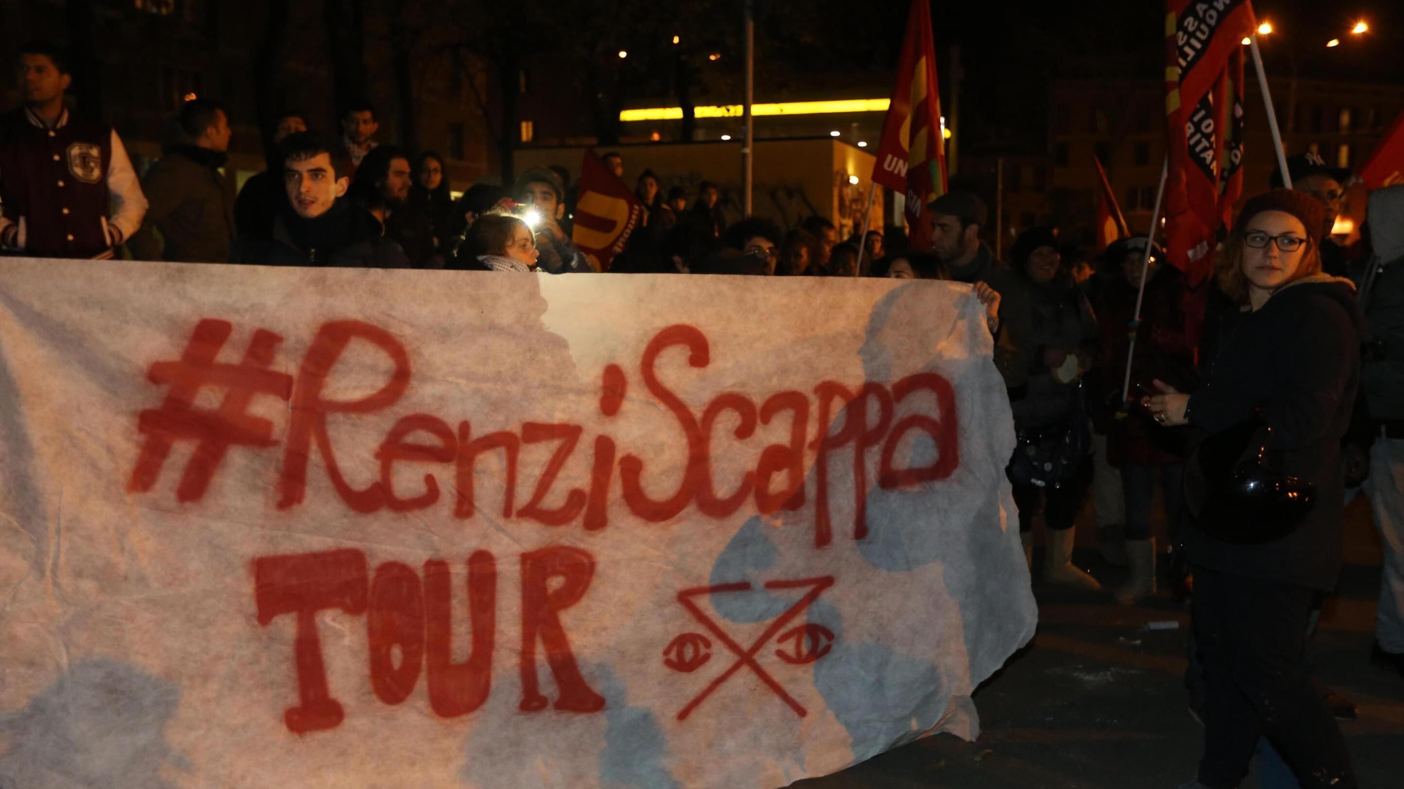 Renzi contestato in Emilia e lui promette le Olimpiadi