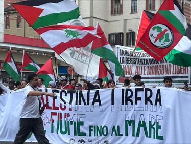 Il corteo anti Israele a Milano 6