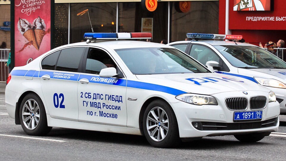 Polizia russa a caccia di migranti nei mercati. Boom di tagichi arruolati e spediti al fronte