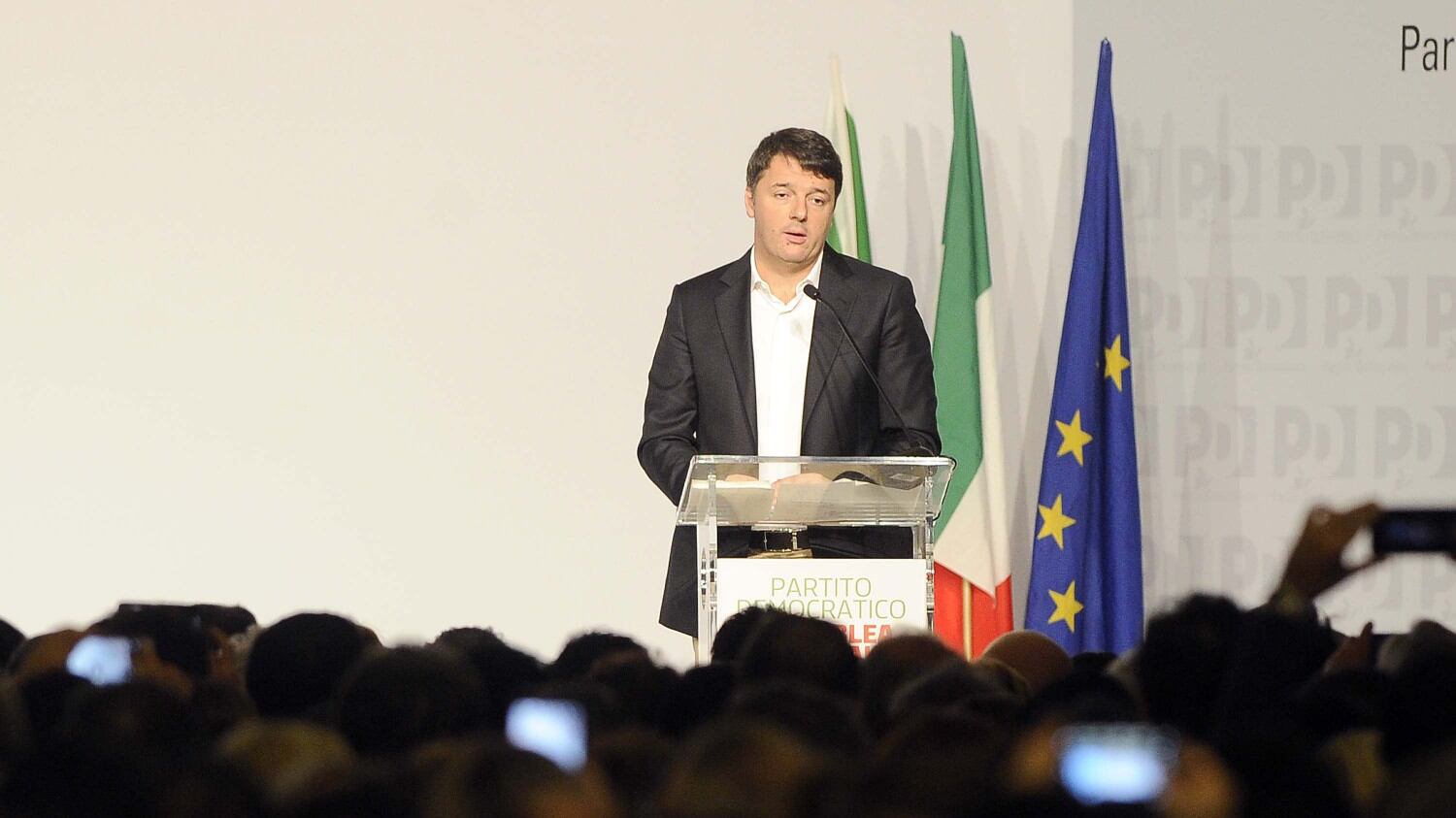 Finite le vacanze forzate: Renzi torna padrone del Pd