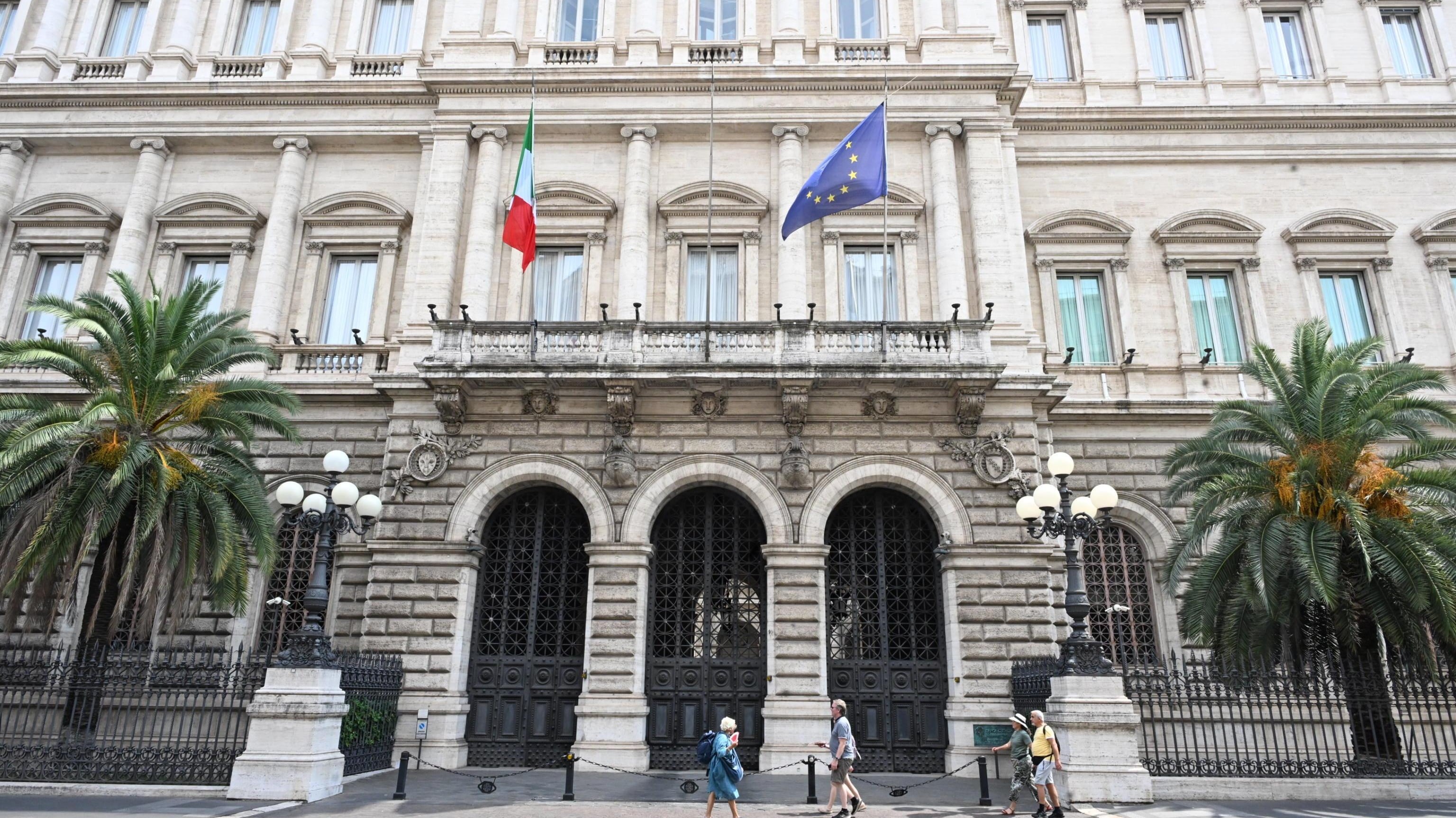 Il tasso dei mutui vola verso il 4% ma tiene la domanda del credito