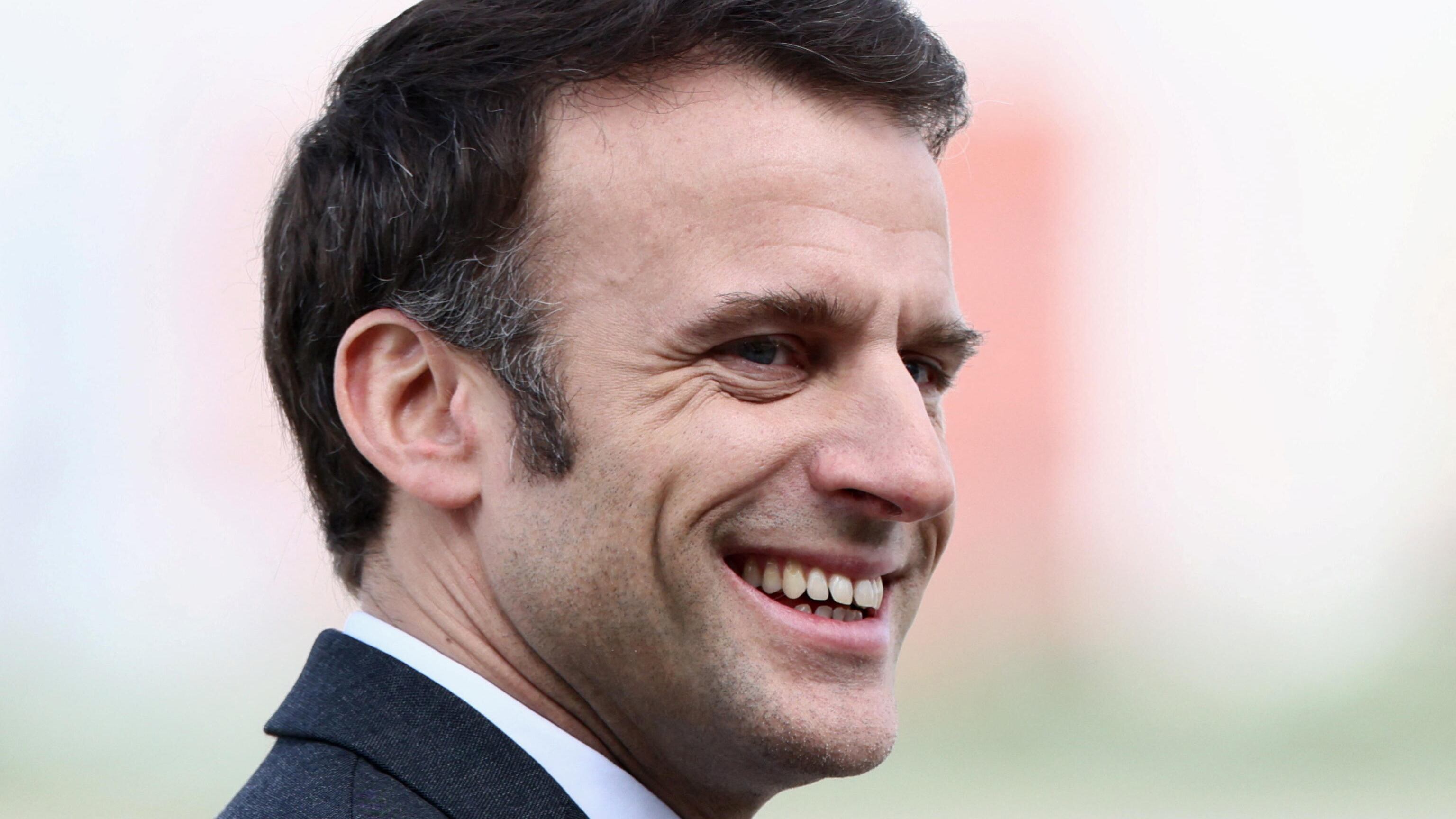 Macron blinda la riforma sulle pensioni. Ma la Francia è contro di lui