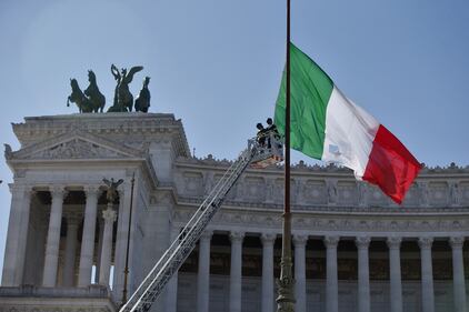 Virginia Raggi all'altare della Patria 14