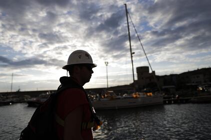 La Concordia verso Genova 17
