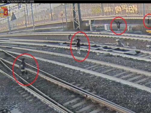 Bologna, follia sui binari: ragazzini sfidano treni ad Alta Velocità