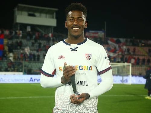 Cagliari in ansia per Trepy: il calciatore ha rischiato di annegare, adesso è in terapia intensiva