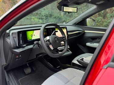 Renault Scenic E-Tech: guarda la gallery del crossover elettrico per viaggiare 14