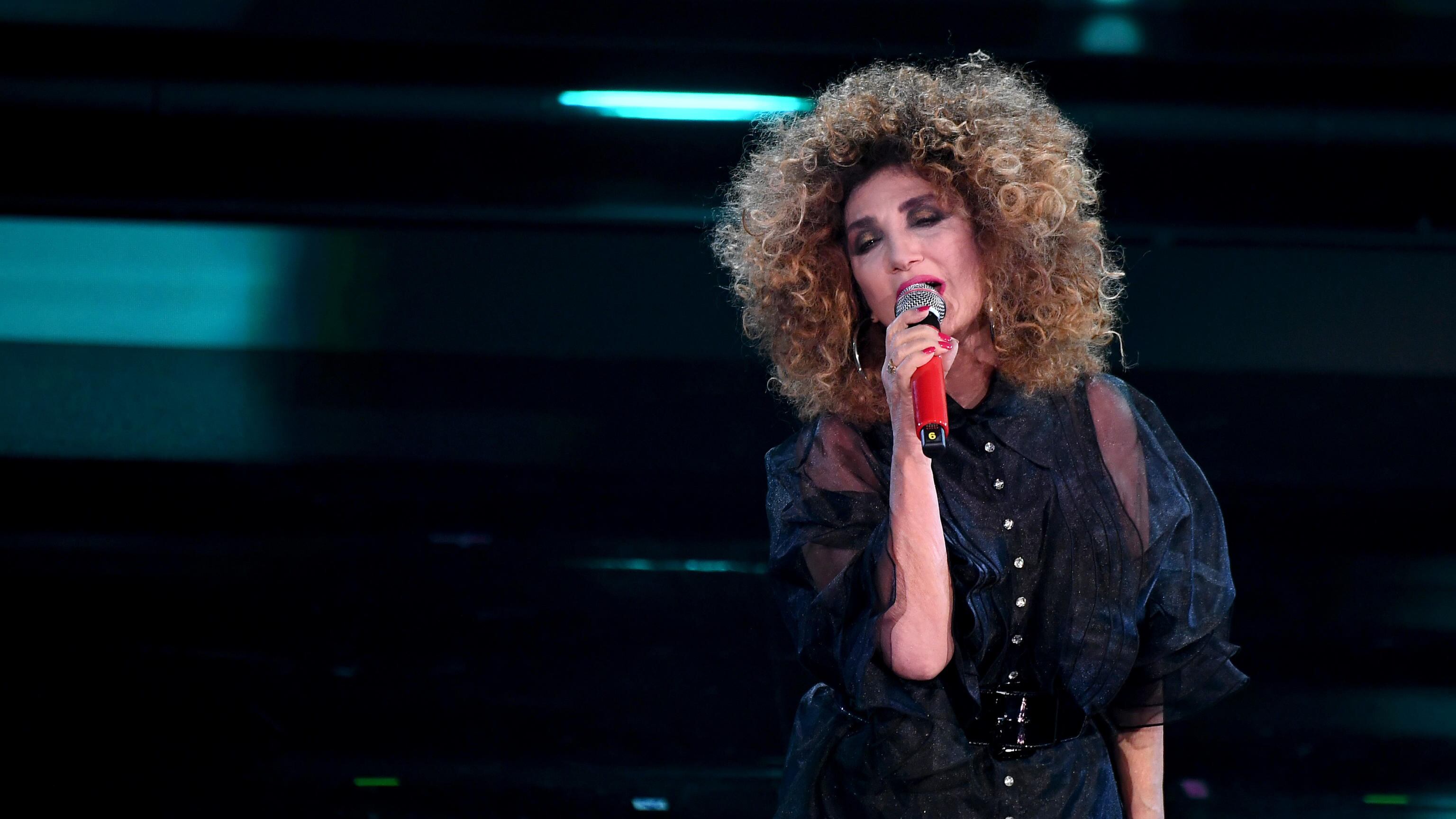 "Finalmente sono diventata cantautrice. Ecco i miei nuovi brani sui tacchi a spillo"