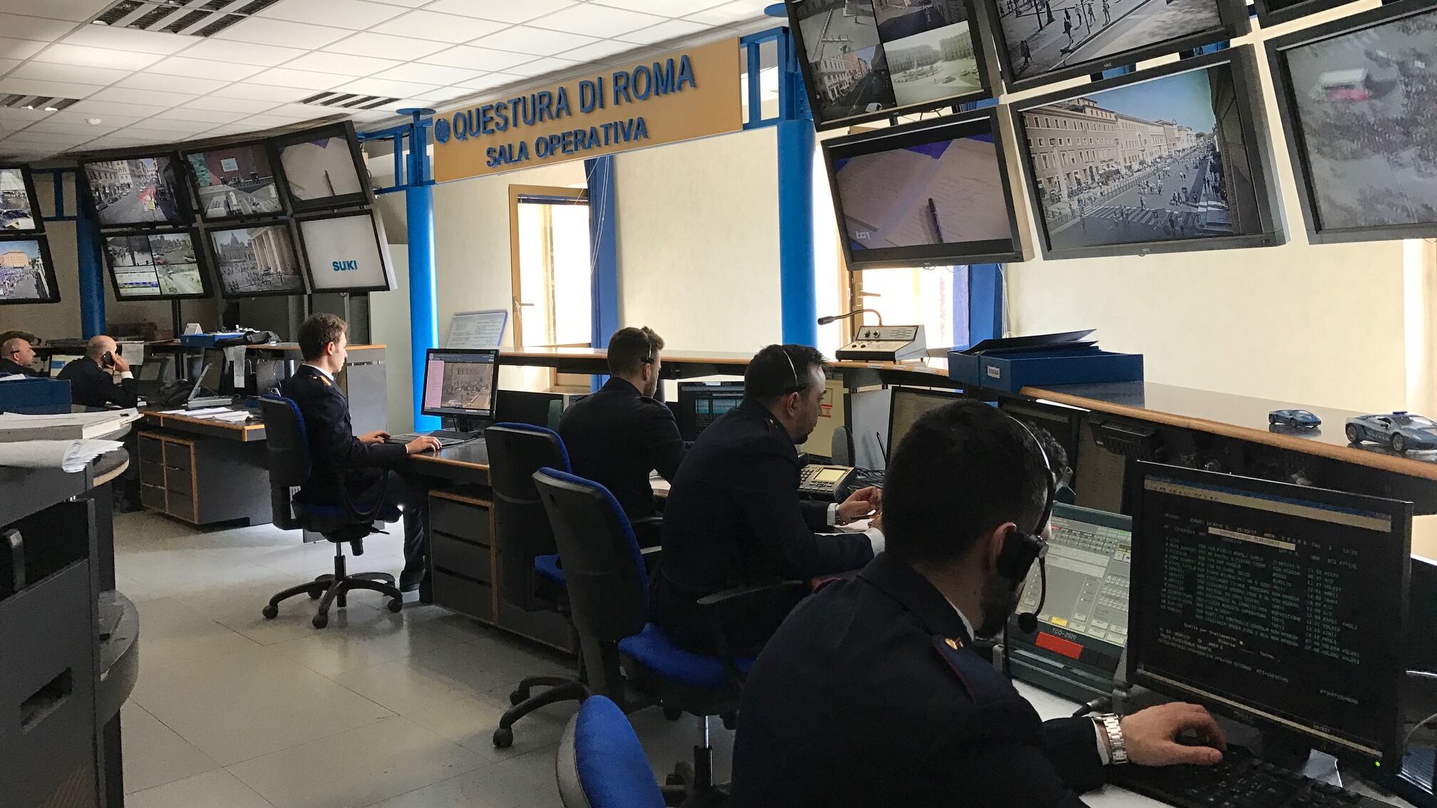 Dentro la sala operativa della Questura: "Così abbiamo evitato i disordini"