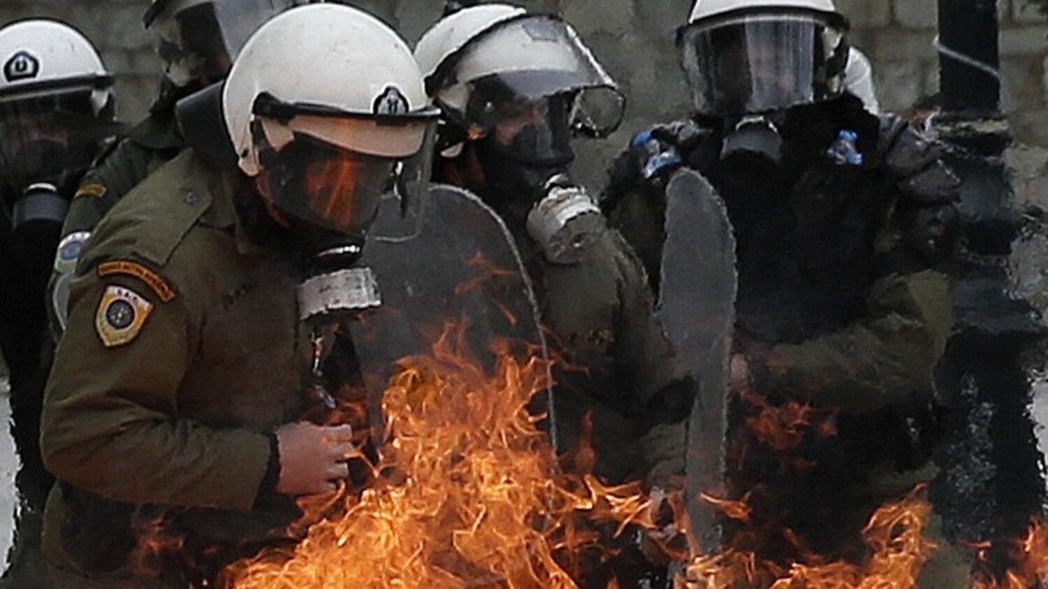La Grecia torna in piazza, stavolta contro Tsipras