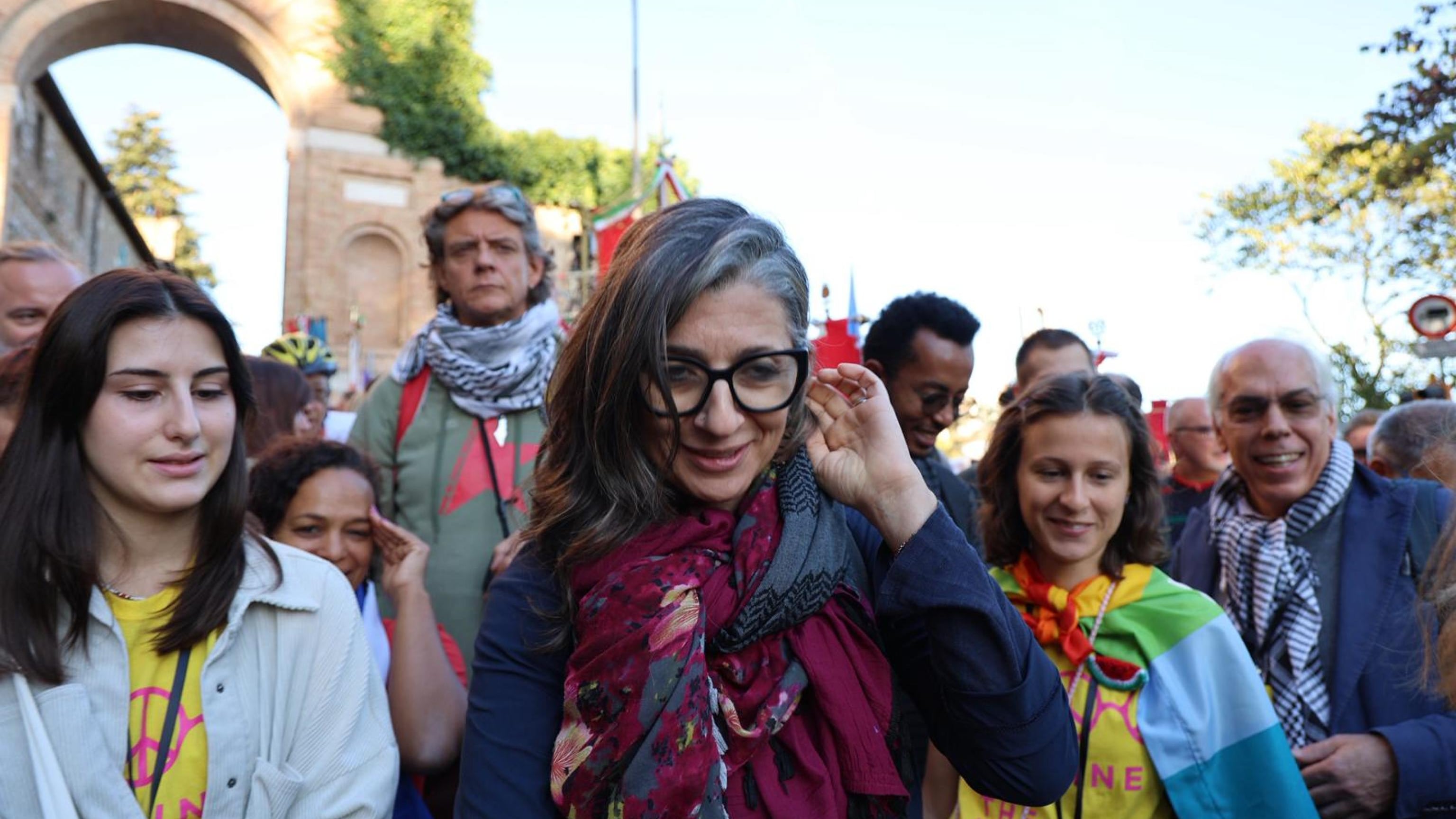 La Albanese guida la marcia contro l'accordo di pace a Gaza. "È per completare il genocidio"