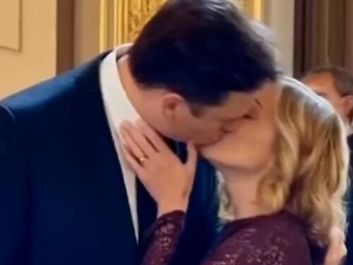 Un fake al bacio