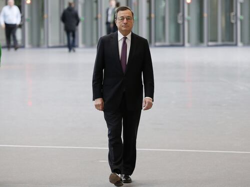La Bce azzera tutti i tassi: clamorosa mossa di Draghi